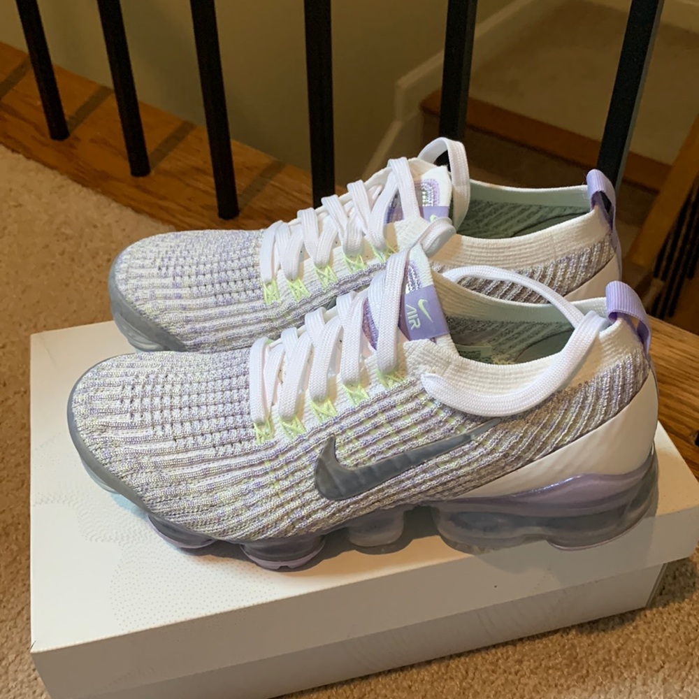 Nike sneakers (New with box)